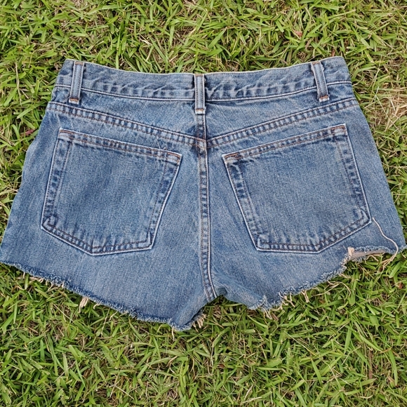 1990s Vintage cutoff Jeans GAP denim shorts - Picture 2 of 6